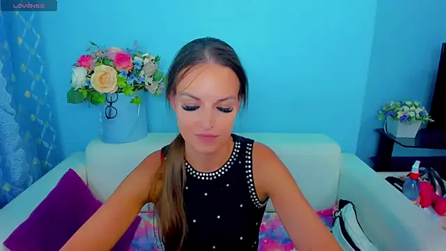 Snapshot of LindaaLu chatting on 28, 7, 2026 LindaaLu online show from 28, 7, 2026