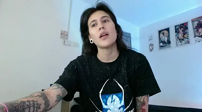 Snapshot of Julytattoo chatting on 1, 3, 2025 Julytattoo online show from 1, 3, 2025