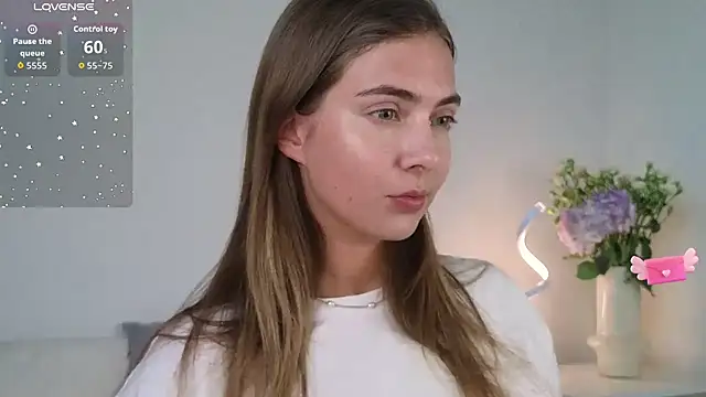 Snapshot of chloi_hes chatting on 9, 10, 2025 chloi hes online show from 9, 10, 2025