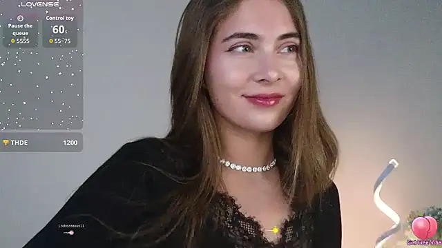 Snapshot of chloi_hes chatting on 23, 11, 2025 chloi hes online show from 23, 11, 2025