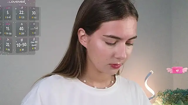 Snapshot of chloi_hes chatting on 22, 10, 2025 chloi hes online show from 22, 10, 2025