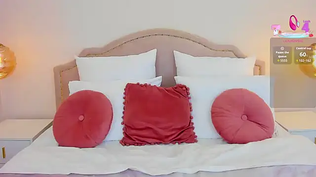 MissLoou online show from 10, 11, 2025