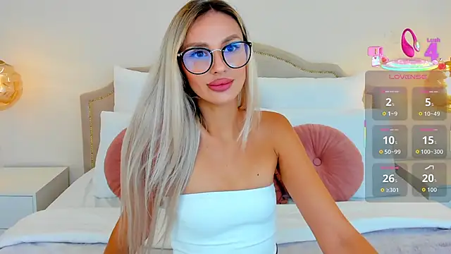Snapshot of MissLoou chatting on 11, 9, 2025 MissLoou online show from 11, 9, 2025