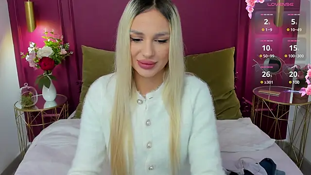 Snapshot of MissLoou chatting on 26, 2, 2025 MissLoou online show from 26, 2, 2025