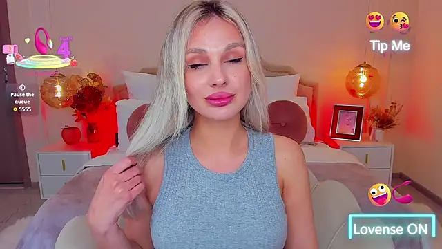 Snapshot of MissLoou chatting on 8, 5, 2026 MissLoou online show from 8, 5, 2026