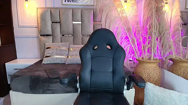 Snapshot of Emelie_Ch1 chatting on 9, 3, 2025 Emelie Ch1 online show from 9, 3, 2025