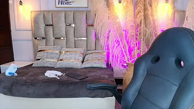 Snapshot of Emelie_Ch1 chatting on 9, 3, 2025 Emelie Ch1 online show from 9, 3, 2025