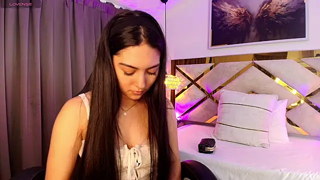 Emelie Ch1 online show from 3, 5, 2026