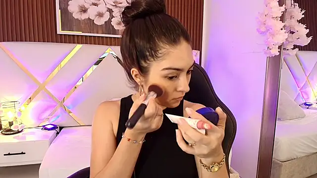 Snapshot of Emelie_Ch1 chatting on 21, 6, 2026 Emelie Ch1 online show from 21, 6, 2026