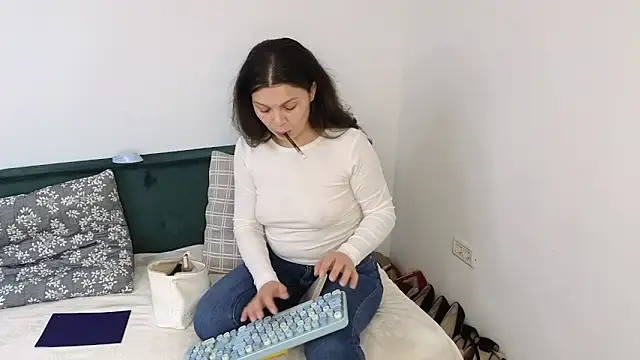 MadameDeFeu online show from 12, 3, 2026