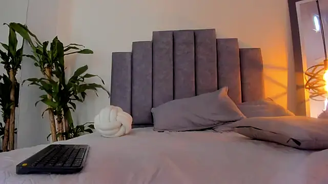 gabriela  gomez online show from 28, 11, 2025