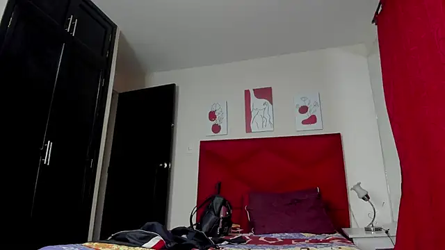 DakotaHoland online show from 6, 3, 2025