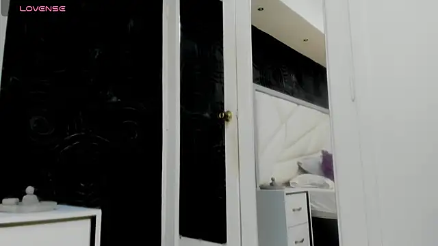 AbigailWilliams  online show from 9, 1, 2026