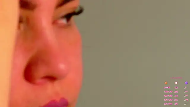 Snapshot of Gaby_Vegaa chatting on 9, 11, 2025 Gaby Vegaa online show from 9, 11, 2025