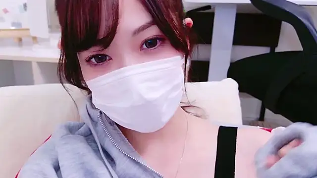 Snapshot of oxo_yuna_oxo chatting on 2, 2, 2025 oxo yuna oxo online show from 2, 2, 2025
