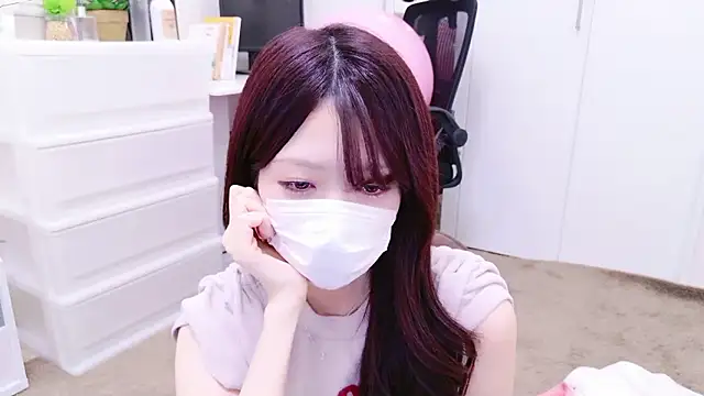 Snapshot of oxo_yuna_oxo chatting on 13, 11, 2025 oxo yuna oxo online show from 13, 11, 2025