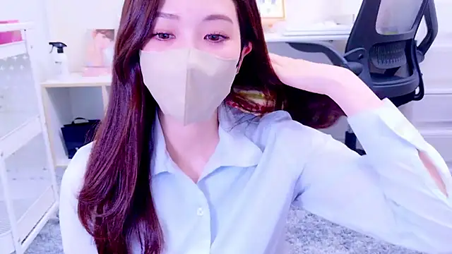 Snapshot of oxo_yuna_oxo chatting on 4, 12, 2024 oxo yuna oxo online show from 4, 12, 2024