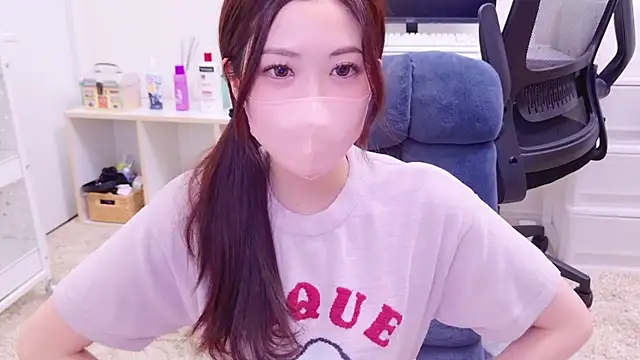 Snapshot of oxo_yuna_oxo chatting on 7, 1, 2025 oxo yuna oxo online show from 7, 1, 2025
