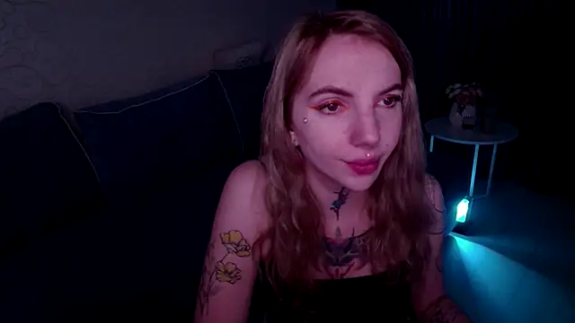 AnneTenet online show from 10, 10, 2025