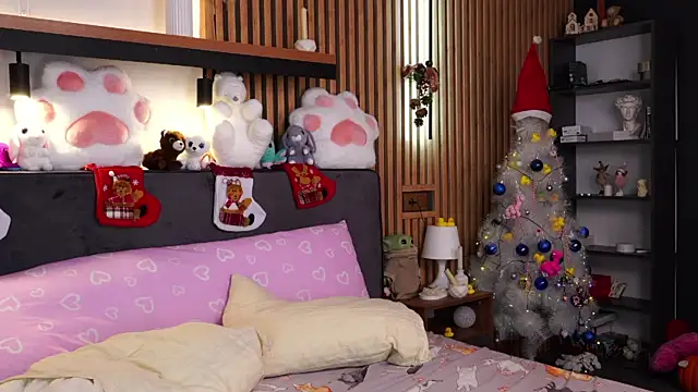 PollyBeev online show from 15, 12, 2025