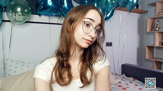 PollyBeev online show from 12, 10, 2025