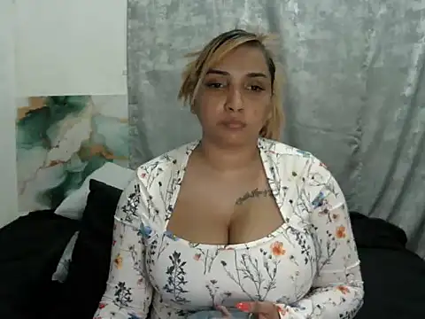Snapshot of GORGEOUSLIPS chatting on 29, 4, 2026 GORGEOUSLIPS online show from 29, 4, 2026