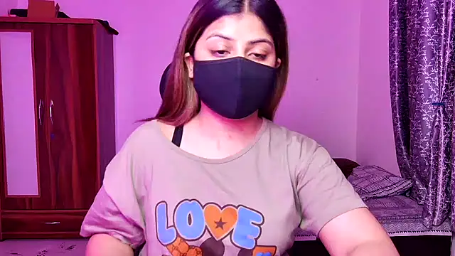 Snapshot of Hoty-Shivangi chatting on 17, 5, 2026 Hoty-Shivangi online show from 17, 5, 2026