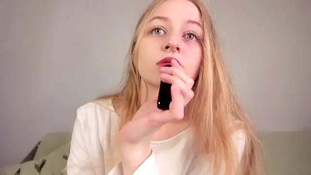 MiaMews online show from 10, 4, 2026