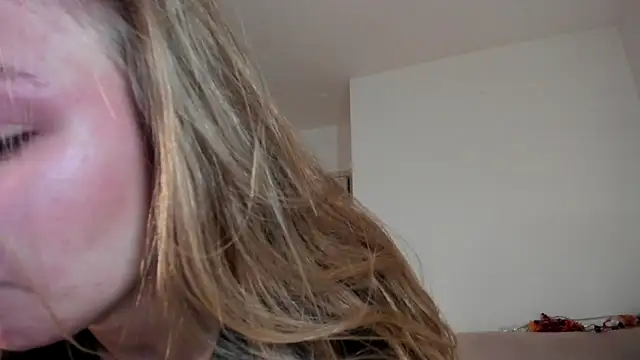 MiaMews online show from 28, 10, 2025