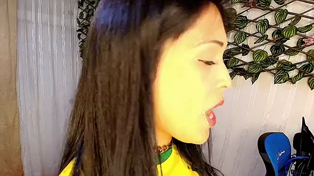 MOMMYJEVAA online show from 3, 3, 2025