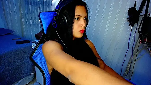 MOMMYJEVAA online show from 11, 3, 2025