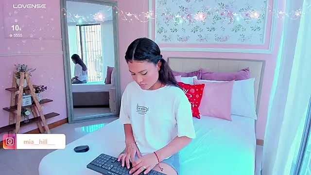 mia hilll online show from 6, 12, 2024