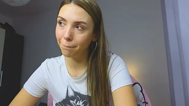 Snapshot of AliceSpark chatting on 18, 10, 2025 AliceSpark online show from 18, 10, 2025