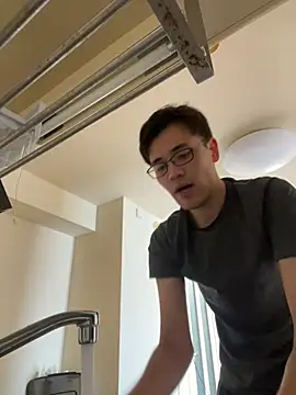 ryusei18570 online show from 8, 3, 2026