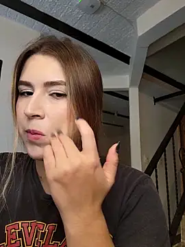 Jimena White  online show from 4, 10, 2025