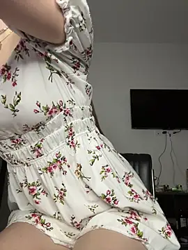 NickiLike online show from 23, 2, 2026