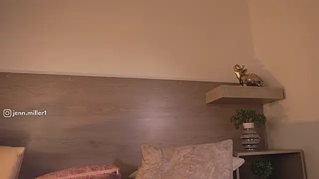 Jennmiiller  online show from 11, 5, 2026