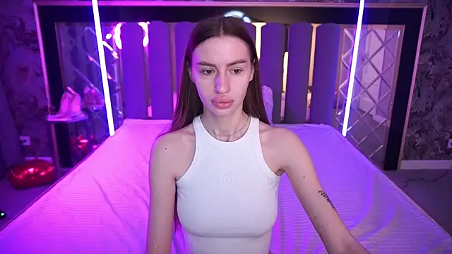 Snow WhiteeeX online show from 15, 4, 2026