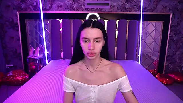 Snow WhiteeeX online show from 16, 2, 2026