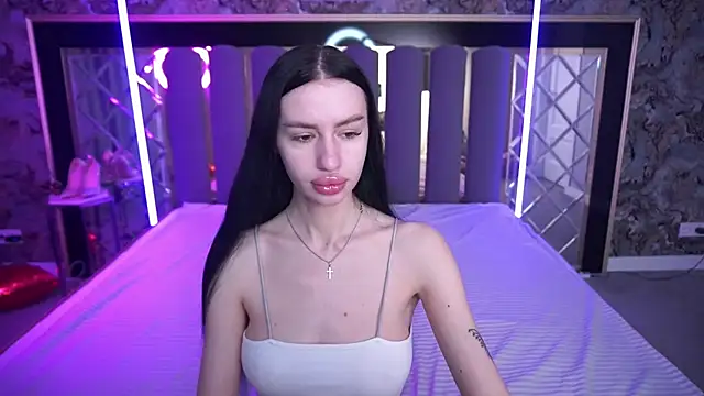 Snow WhiteeeX online show from 5, 4, 2026