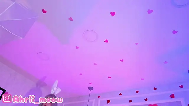 Snapshot of AHRI_LEE chatting on 12, 3, 2025 AHRI LEE online show from 12, 3, 2025