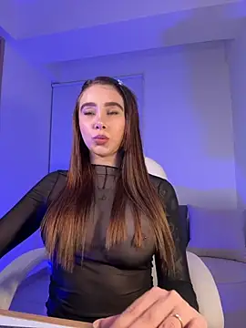 Snapshot of Lanataylor- chatting on 10, 9, 2025 Lanataylor- online show from 10, 9, 2025