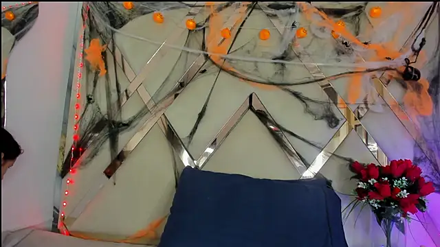 ninaht online show from 27, 10, 2025