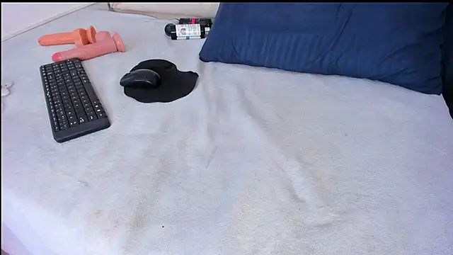 ninaht online show from 26, 11, 2025