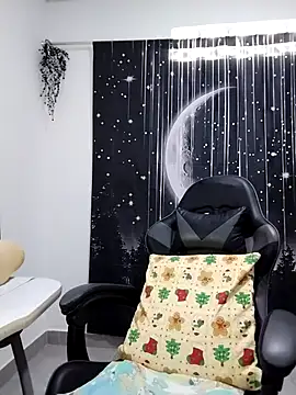 Snapshot of Hikaryfire chatting on 11, 10, 2025 Hikaryfire online show from 11, 10, 2025