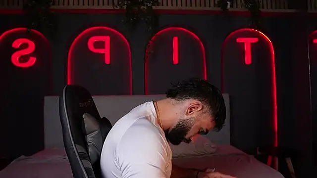 Austin bolt online show from 5, 11, 2025