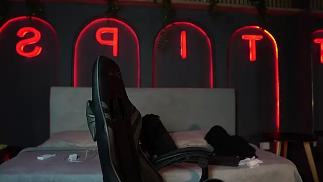 Austin bolt online show from 4, 2, 2026