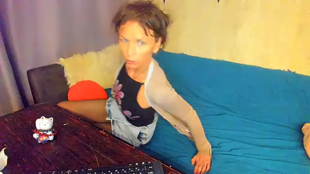 Snapshot of Elizabe_th chatting on 10, 5, 2026 Elizabe th online show from 10, 5, 2026