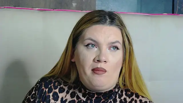 MelanieBrownn online show from 23, 11, 2025