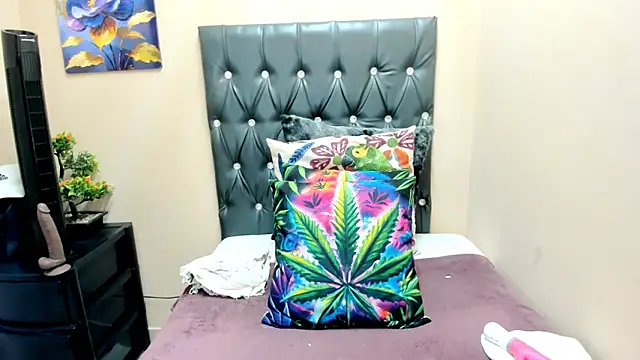 Snapshot of Temptressqeen chatting on 6, 1, 2026 Temptressqeen online show from 6, 1, 2026